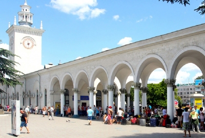Башню с часами на ж/д вокзале Симферополя хотят отреставрировать до конца года