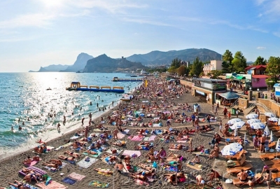 Пляжи Судака завоёвывают всё большую популярность среди отдыхающих в Крыму
