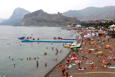 Более 400 пляжей откроют в этом году в Крыму