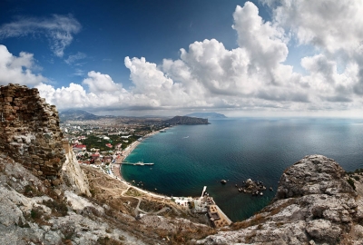 Крым стал единственным регионом, показавшим доход от туристической деятельности
