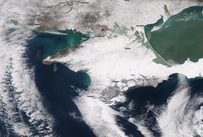 В интернете появилось фото заснеженного Крыма, вид из космоса